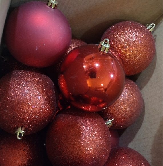 19 Ornaments- 3" -Shatterproof - Christmas - 3 Reds: Glossy / Matte / Glitter - Picture 2 of 2